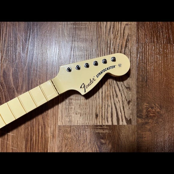 Xbox 360 Fender Stratocaster Wired Harmonix Guitar - 822152 - Picture 3 of 3